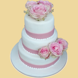 Hochzeitstorte 3 Stock extra hoch mit frischen Blumen
