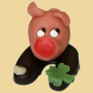 Marzipan Schwein auf Hufeisen