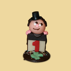 Marzipan Neujahrsfigur auf Zartbitterschokolade