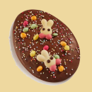 Osterei flach bestreut