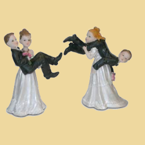 Brautpaar Bräutigam wird getragen 12cm 2 versch. M