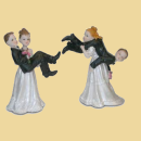Brautpaar Bräutigam wird getragen 12cm 2 versch. M