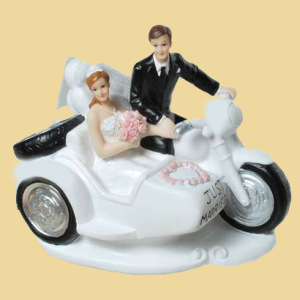 Brautpaar mit Motorrad & Beiwagen